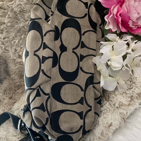 Authentic “COACH” Signature Hobo Shoulder Bag - Picture 14 of 16